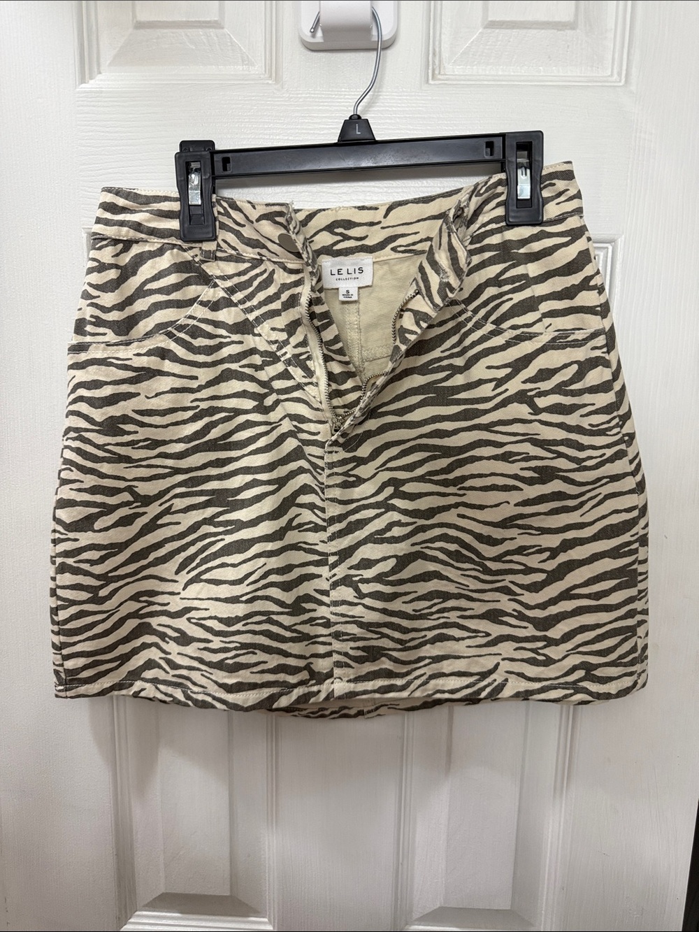 Le Lis Zebra-Print Mini Skirt in Beige and Black